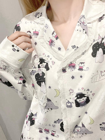 ホワイトレーストリムの漫画風パジャマセット