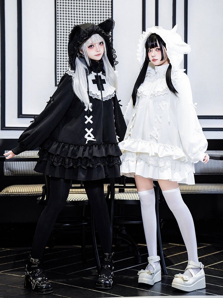 Weißes, hochgeschlossenes Goth-Kleid im Jirai-Kreuz-Stil mit Stickerei und Kei-Motiv