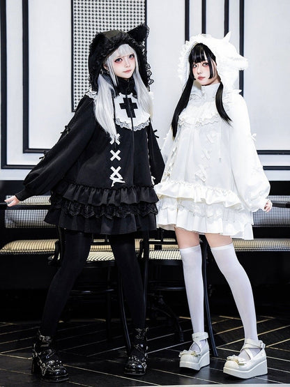 Weißes, hochgeschlossenes Goth-Kleid im Jirai-Kreuz-Stil mit Stickerei und Kei-Motiv