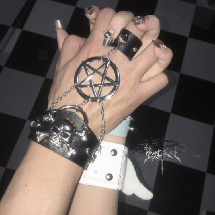 ブラックスケルトンパンクブレスレット（リング付き）