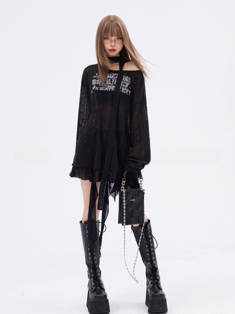 Schalfreies bedrucktes Strickoberteil mit schwarzem asymmetrischem Saum und Aussparungen