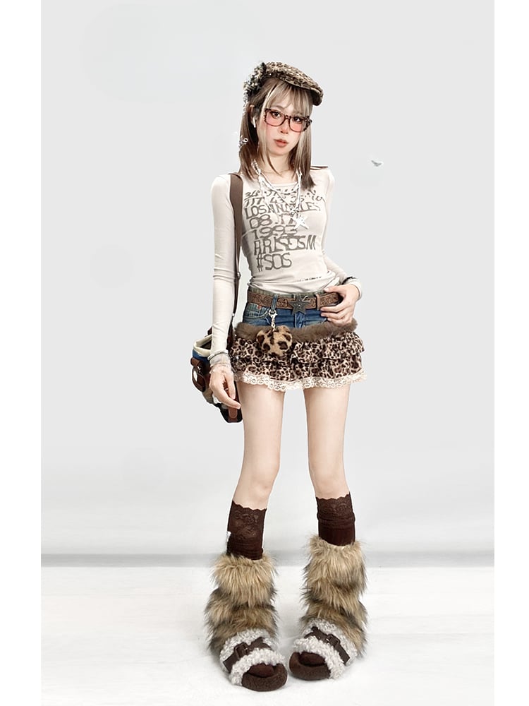 Apricotfarbenes Slim-Fit-Top mit Buchstaben und Zahlen