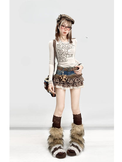 Apricotfarbenes Slim-Fit-Top mit Buchstaben und Zahlen