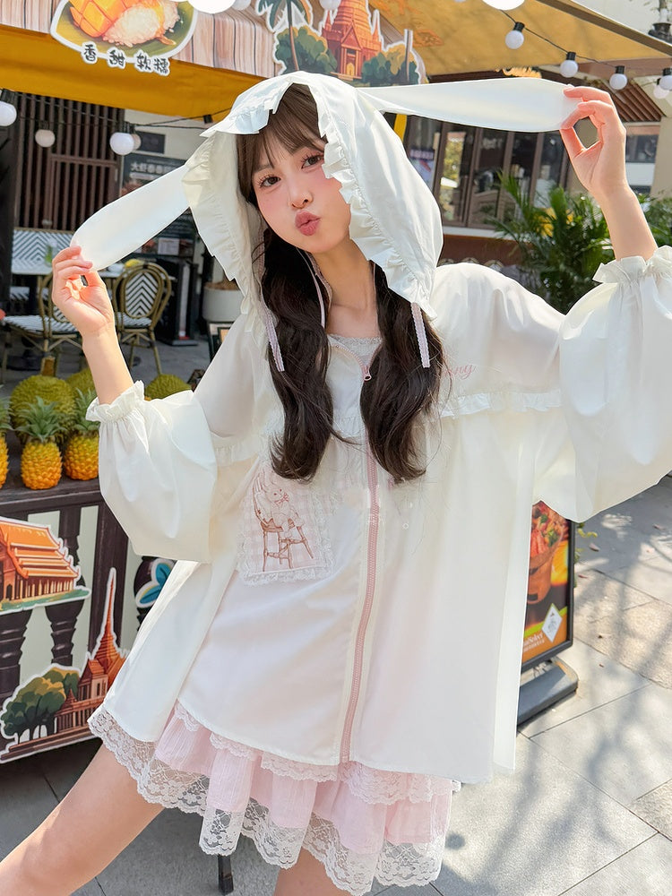 ウサギの耳のデザインフード刺繍アップリケホワイト/ピンクウサギ