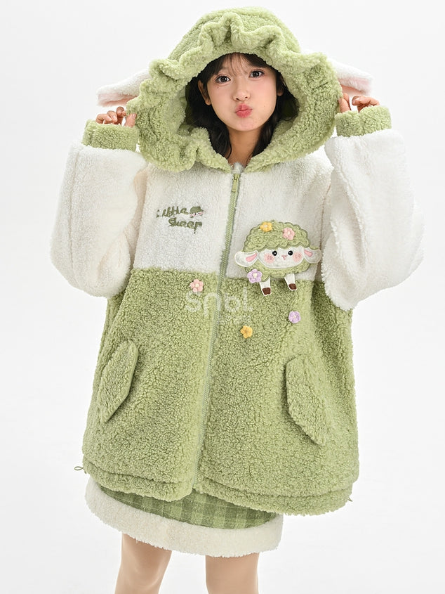 キュートなラムアップリケのホワイト＆グリーンカラーブロックデザインフリースジップパーカー