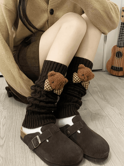 ミルクホワイト Y2K ニットレッグウォーマー（クマのぬいぐるみ付き）