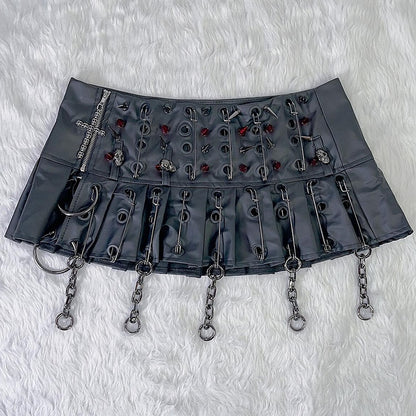 Charm Punk und Rock Pin Kette verziert schwarze Nieten