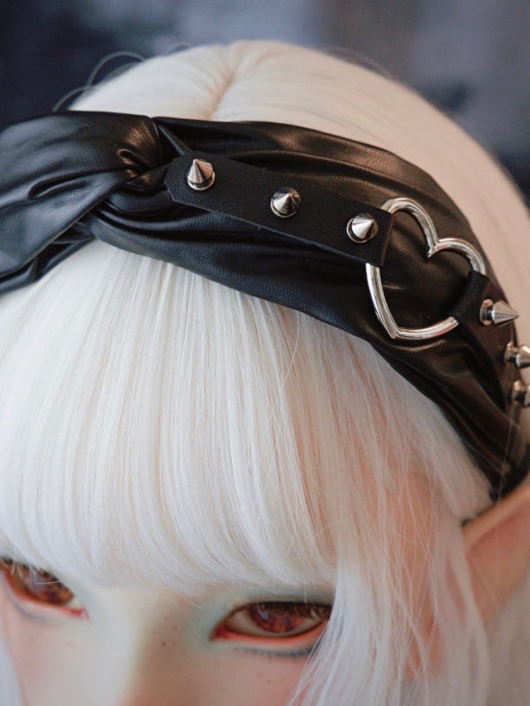 Heart Gothic Criss-cross KC Decorated Black Studs Design