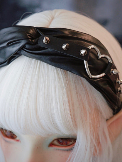 Heart Gothic Criss-cross KC Decorated Black Studs Design