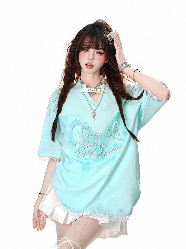 Mintgrünes/schwarzes/weißes T-Shirt mit V-Ausschnitt, Herzschnalle, Perlendetails und Spitzenbesatz