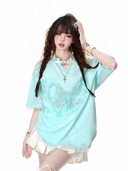 Mintgrünes/schwarzes/weißes T-Shirt mit V-Ausschnitt, Herzschnalle, Perlendetails und Spitzenbesatz