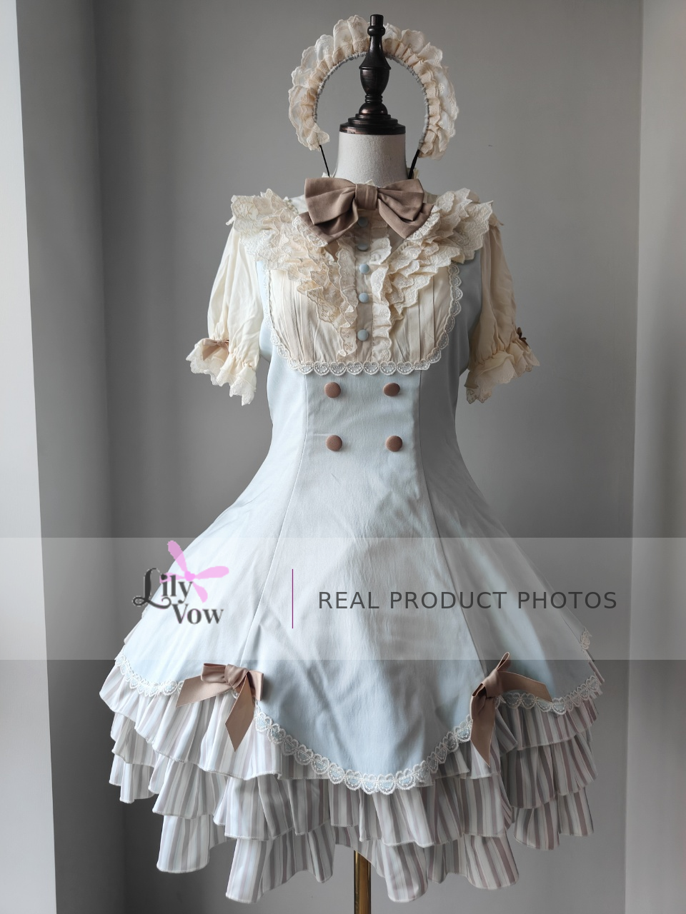 Beige and light blue puff-sleeve scalloped hem Lolita dress real product photo - front view
