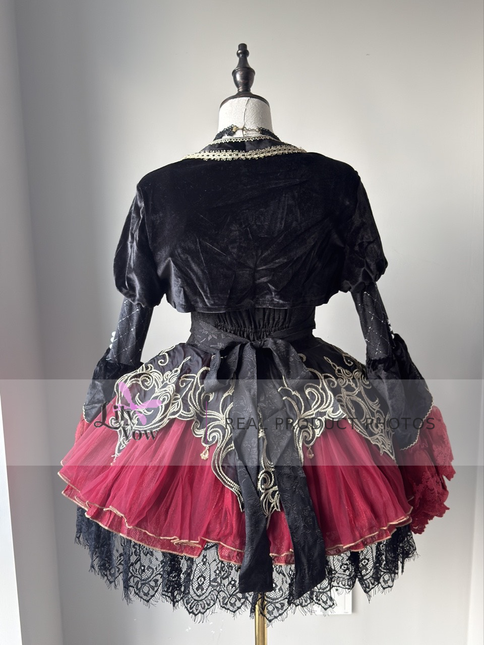 Black and red Gothic vampire Lolita JSK and bolero back view – LilyVow real product photo