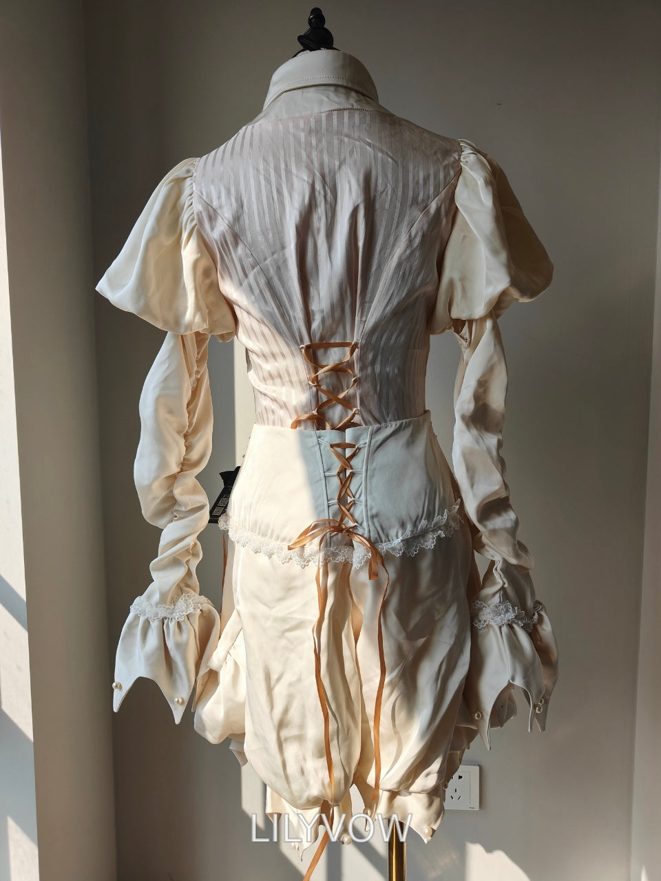 Apricot Ouji Lolita outfit real product photo, back view