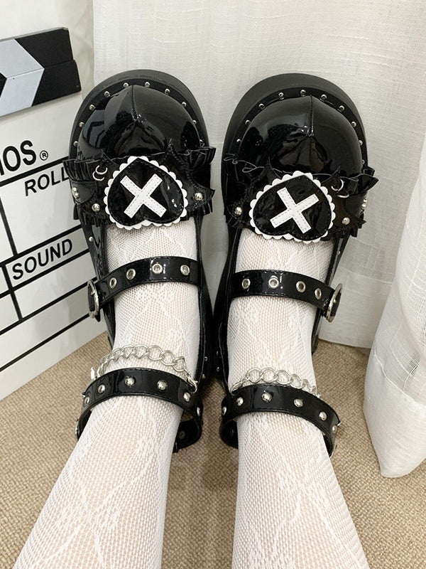 Sweetheart Sanctuary – Schwarze Lolita-Plateaus mit herzförmigen Schnallenriemen