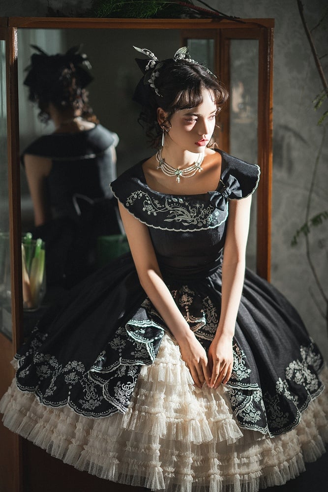 Dress Black Lily with Elegant of Valley Classic Embroidery Beige the Lolita