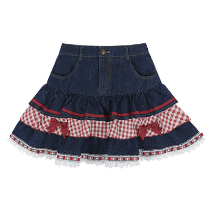 Marineblauer Spitzensaum mit Schleifenakzenten, gestufter Denim-Rock mit kariertem Patchwork