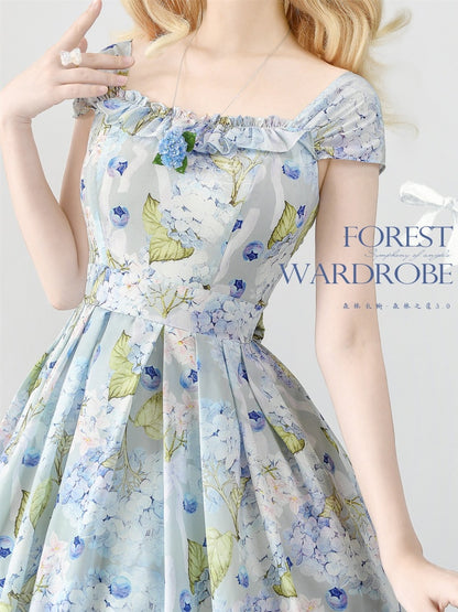 Blaubeer- und geblümtes Pulloverrockkleid in Blau