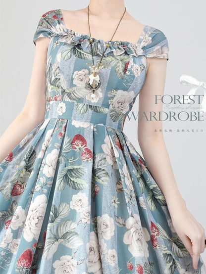 Staubblaues Pulloverrockkleid mit Erdbeer- und Rosenmuster