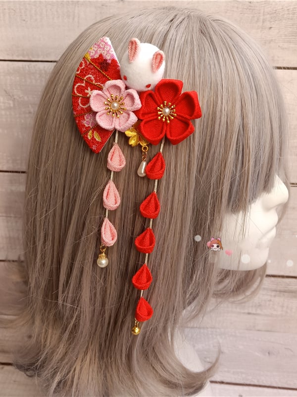 ぬいぐるみウサギの装飾ビーズディテールレッド/イエロー/ピンクのヘアクリップ