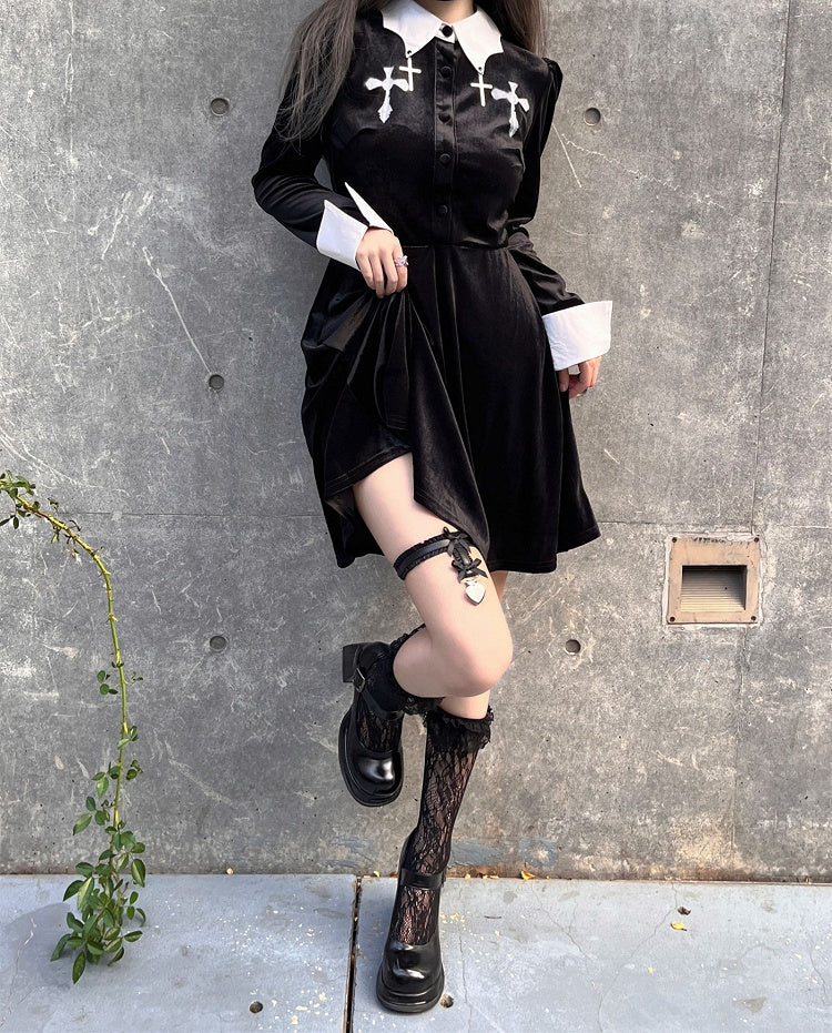 Ausverkaufsgröße Kragen Kreuz Samt Fledermaus für Kleid Punk Design M 93CM Flügelförmige Büste