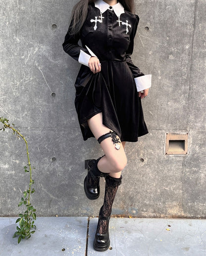 Ausverkaufsgröße Kragen Kreuz Samt Fledermaus für Kleid Punk Design M 93CM Flügelförmige Büste