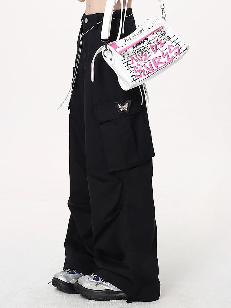 Hose mit weitem Bein und schwarzer Techwear-Taille und Cargo-Schmetterling
