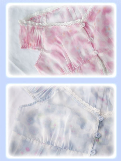 Blaues Top mit V-Ausschnitt und floralem Spitzenbesatz