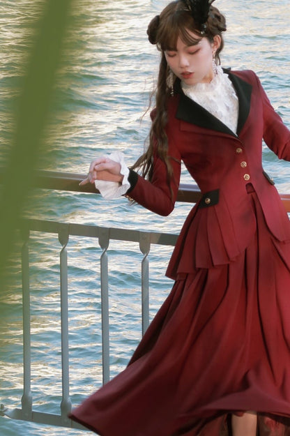 プラスサイズ対応 - ワインレッドのプリーツディテールブレザースカートセット