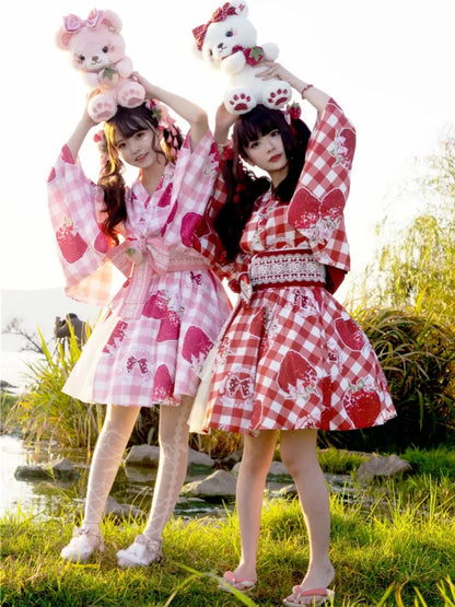 ストロベリーバッグベア ホワイト/ブラック/コーヒー/ピンクのぬいぐるみ