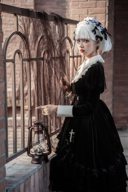 Schwarz-weißes elegantes Lolita-Kleid mit Juliette-Ärmeln