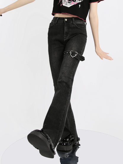 バックル太ももフレアジーンズ