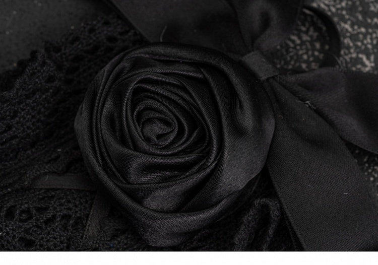 Schwarzes, handgefertigtes Haarband mit Kreuz- und Rosendetails