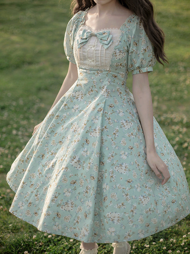 Mintgrünes Lolita-Blumenkleid mit OP-Ausschnitt und quadratischem Print