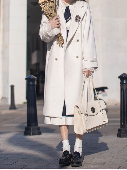 V-neck Pea White Coat