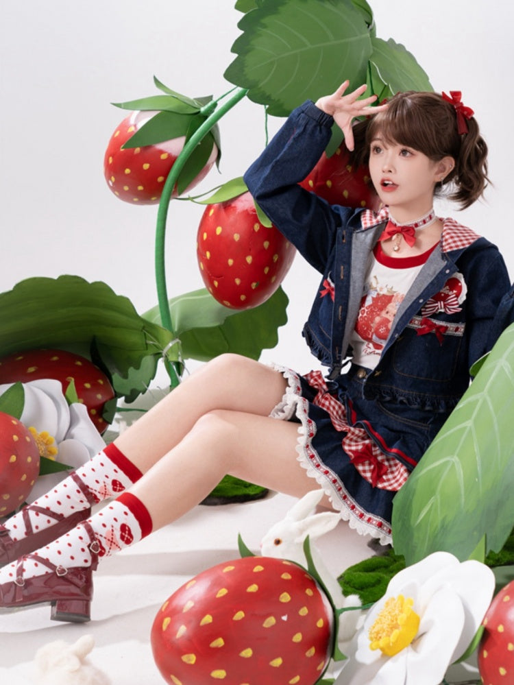 Marineblauer Spitzensaum mit Schleifenakzenten, gestufter Denim-Rock mit kariertem Patchwork