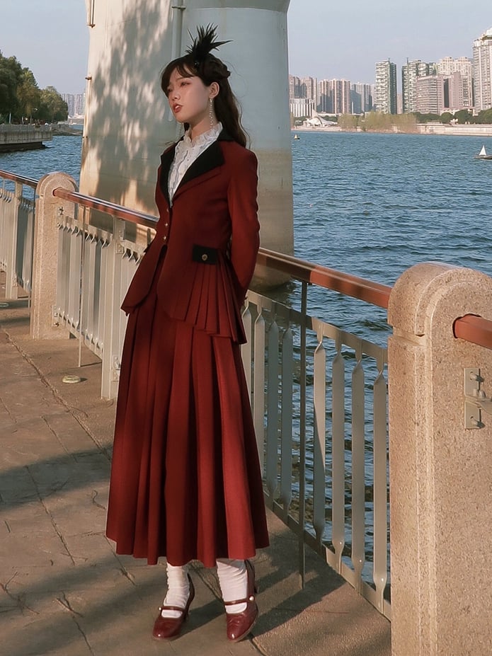 プラスサイズ対応 - ワインレッドのプリーツディテールブレザースカートセット