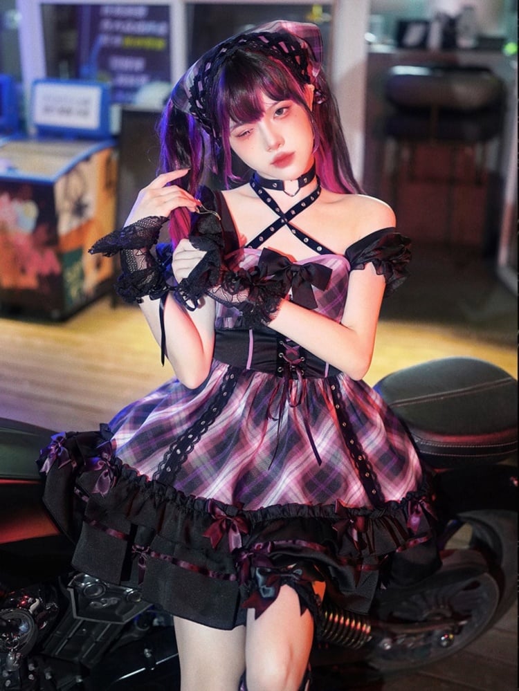 Lila kariertes einteiliges Idol-Kleid mit Neckholder und Schnürdetails