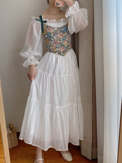 スクープネックの油絵花柄コルセット