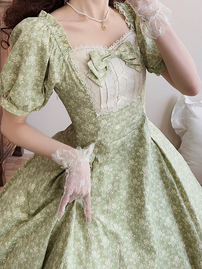 Kurzes, elegantes, klassisches Lolita-Kleid mit Blumenmuster und grünen Ärmeln, OP