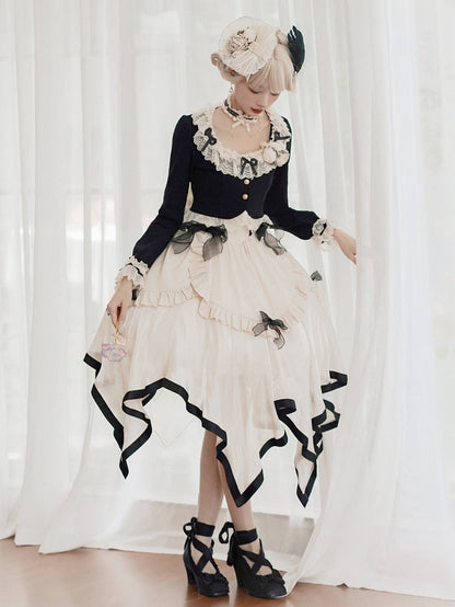 Schwarze, lange, gemütliche Strickjacke mit Schleifenärmeln und Spitzenbesatz, zarten Akzenten und