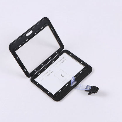 黒の名札バッジ