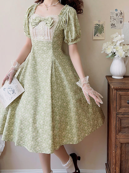 Kurzes, elegantes, klassisches Lolita-Kleid mit Blumenmuster und grünen Ärmeln, OP