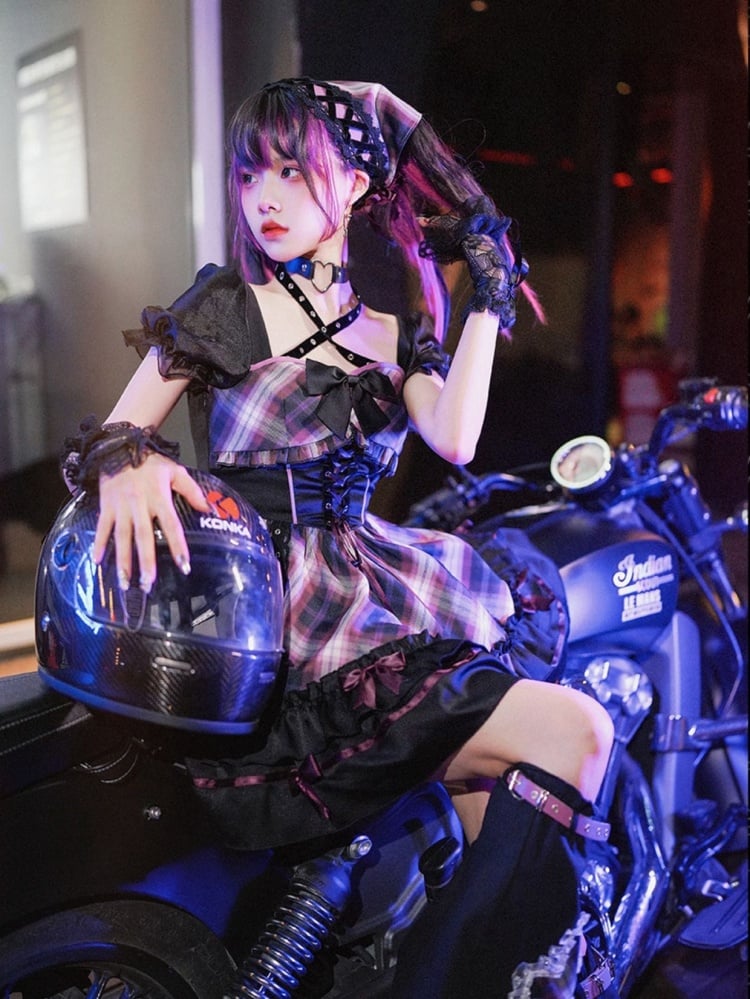 Lila kariertes einteiliges Idol-Kleid mit Neckholder und Schnürdetails