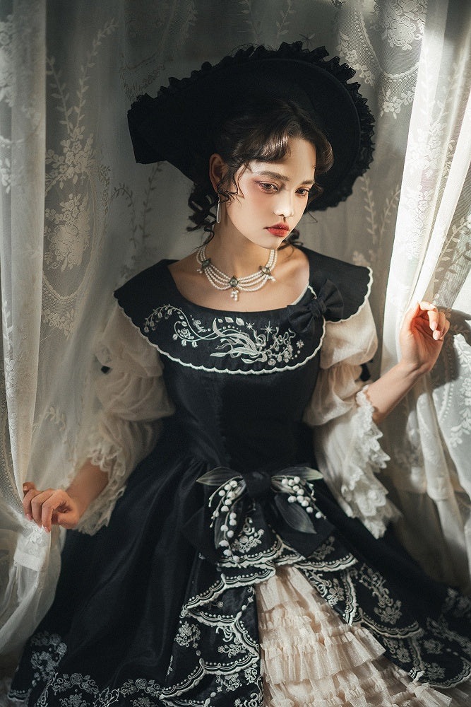 Dress Black Lily with Elegant of Valley Classic Embroidery Beige the Lolita
