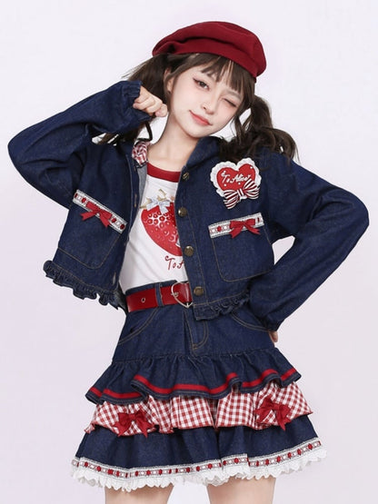 Marineblauer Spitzensaum mit Schleifenakzenten, gestufter Denim-Rock mit kariertem Patchwork