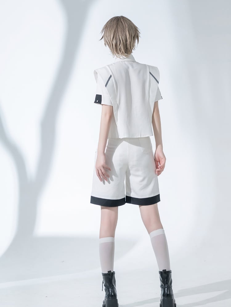 Cyberpunk-Hemd mit weiten Schultern und Krawatte mit Kreuzstickerei