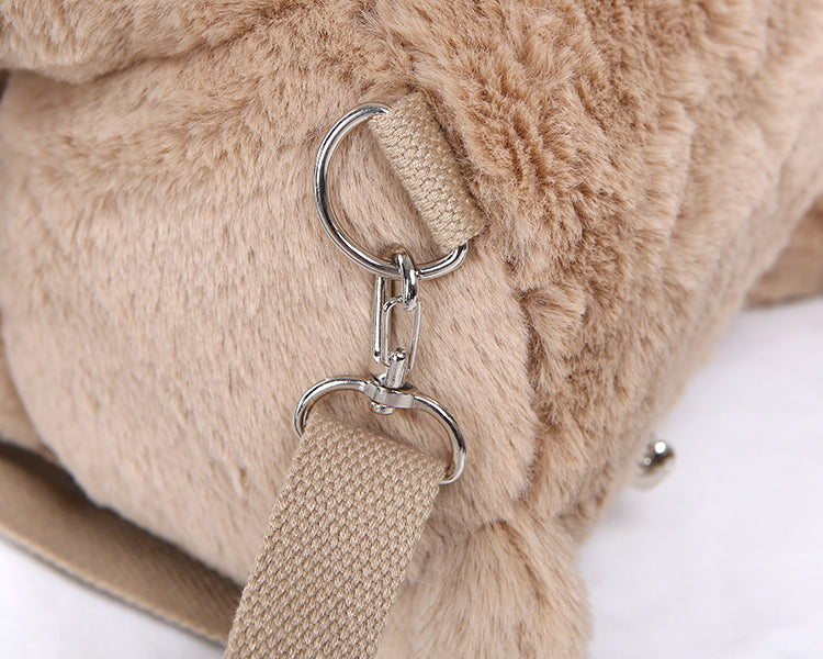 ストロベリーバッグベア ホワイト/ブラック/コーヒー/ピンクのぬいぐるみ