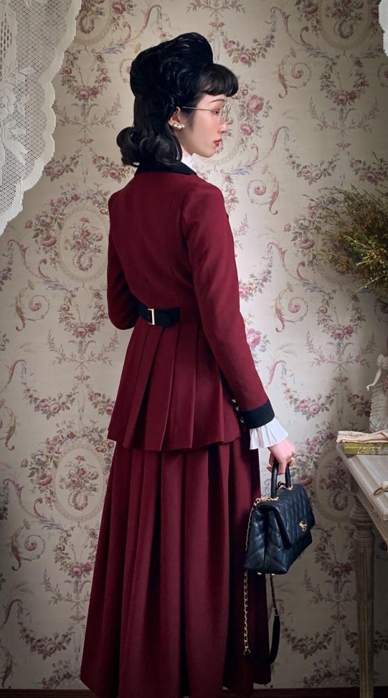 プラスサイズ対応 - ワインレッドのプリーツディテールブレザースカートセット