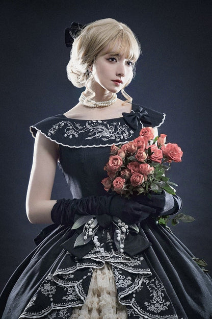 Dress Black Lily with Elegant of Valley Classic Embroidery Beige the Lolita